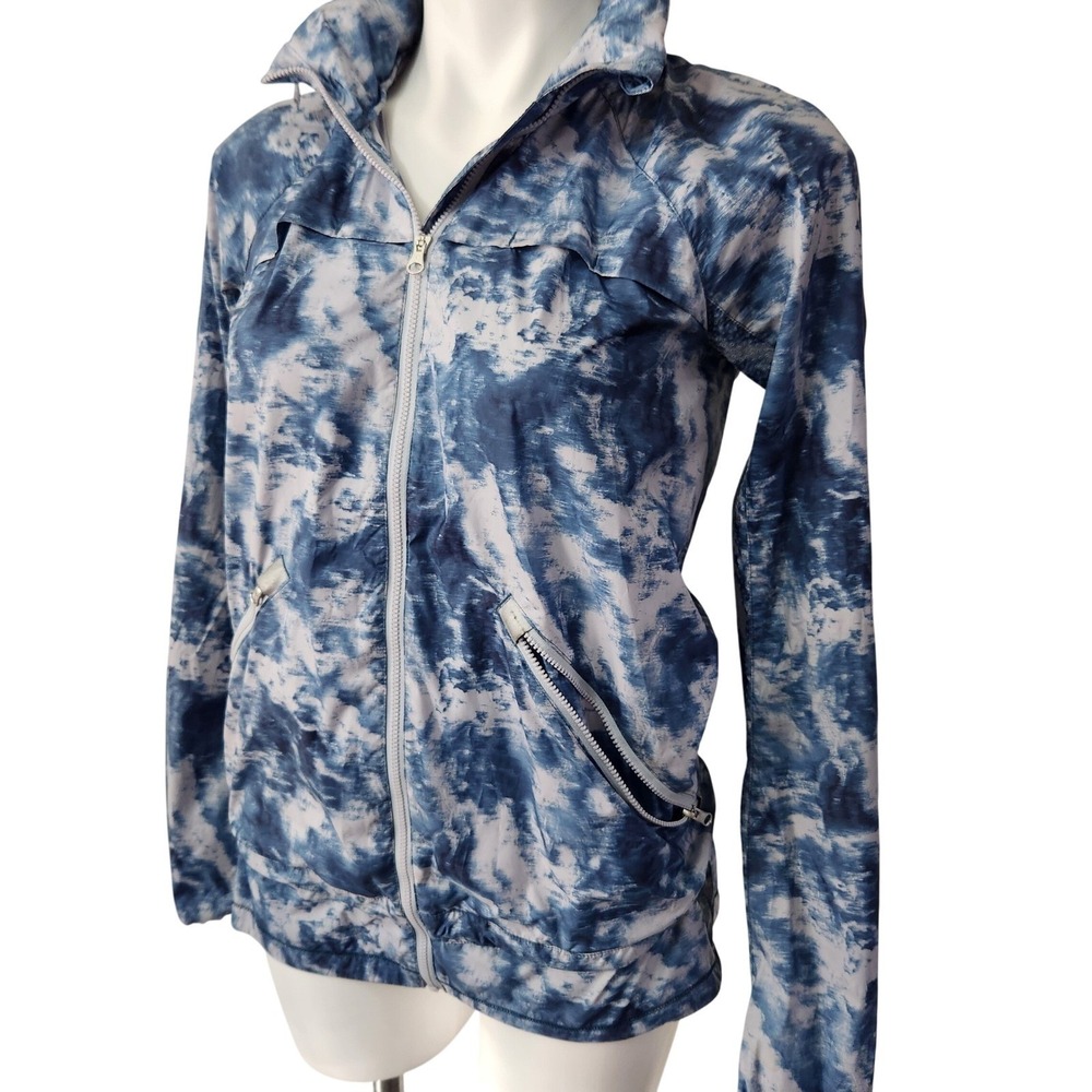 LuluLemon windbreaker Miss Misty Blue & White Packable Hood Size S Activewear